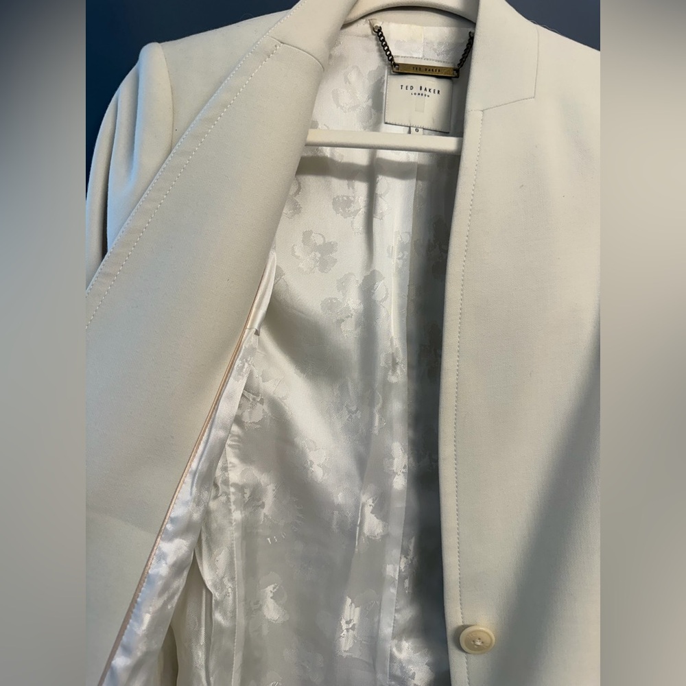 Ted Baker Cream Suit (Blazer and Pant set) - Picture 4 of 14